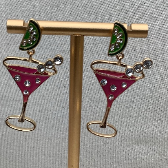 🎄🎄Pink Lady Drinks pierced Earrings - Picture 2 of 2
